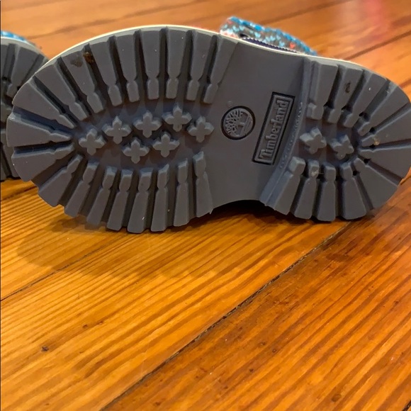 Purple timberlands - Picture 2 of 4